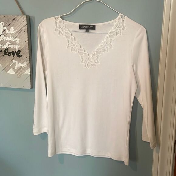 Jones New York Tops - Bundle (3) New York Signature Petite Lace V-Neck Tops - PP-Good Condition